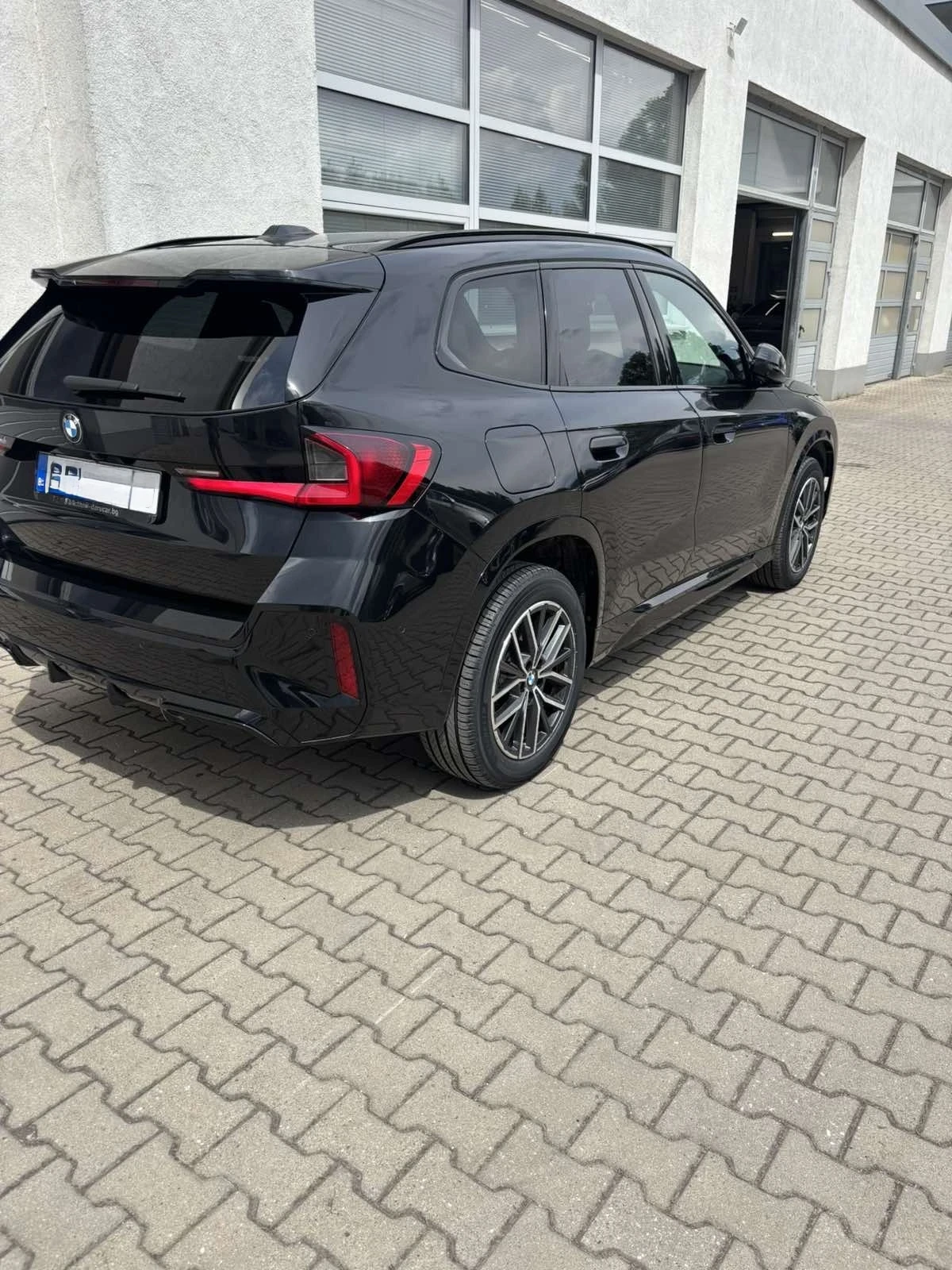 BMW X1 BMW X1 xDrive28i | M пакет | Гаранция до 09.2026, снимка 4 - Автомобили и джипове - 55365029
