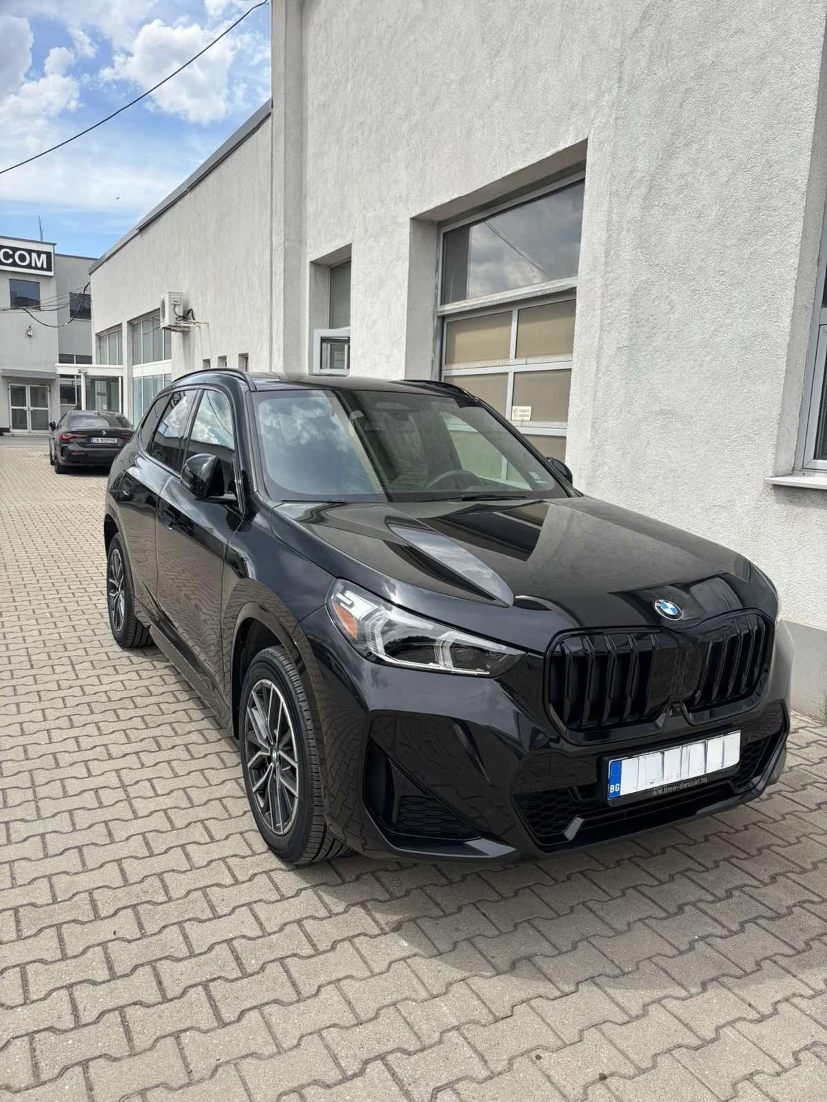 BMW X1 BMW X1 xDrive28i | M пакет | Гаранция до 09.2026, снимка 2 - Автомобили и джипове - 55365029