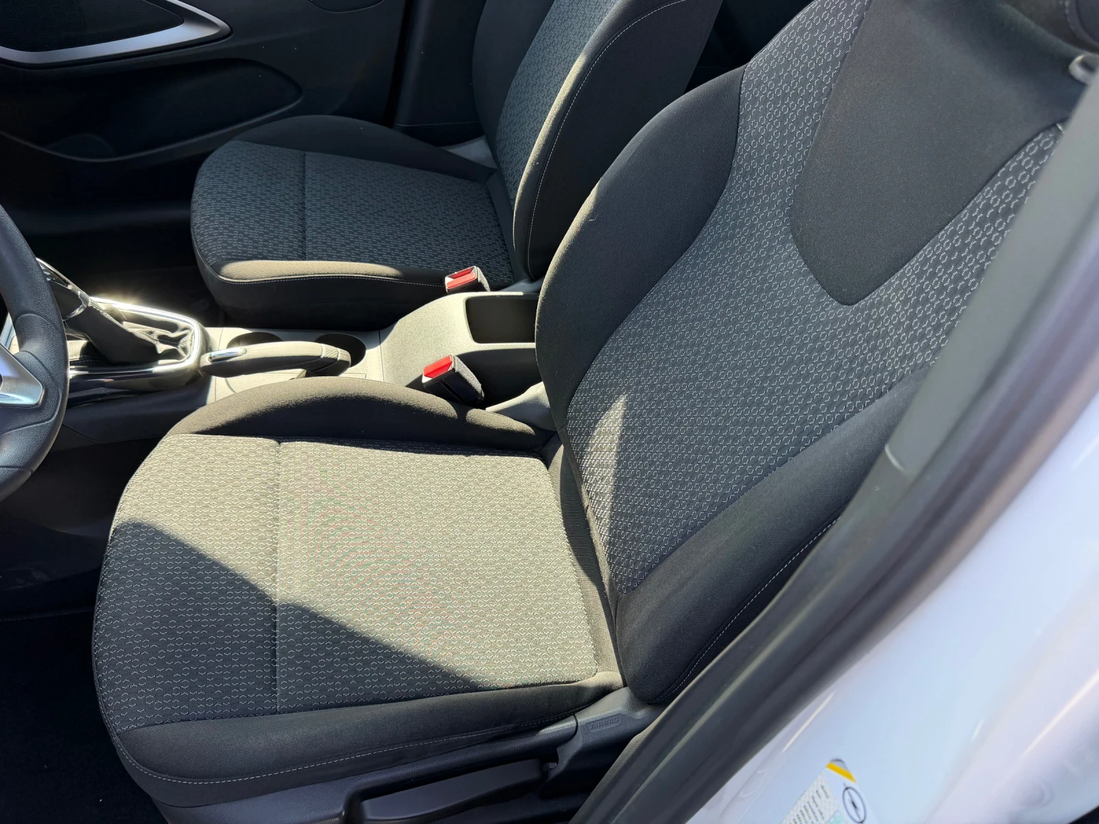 Opel Crossland X 1.2i, снимка 12 - Автомобили и джипове - 56461710