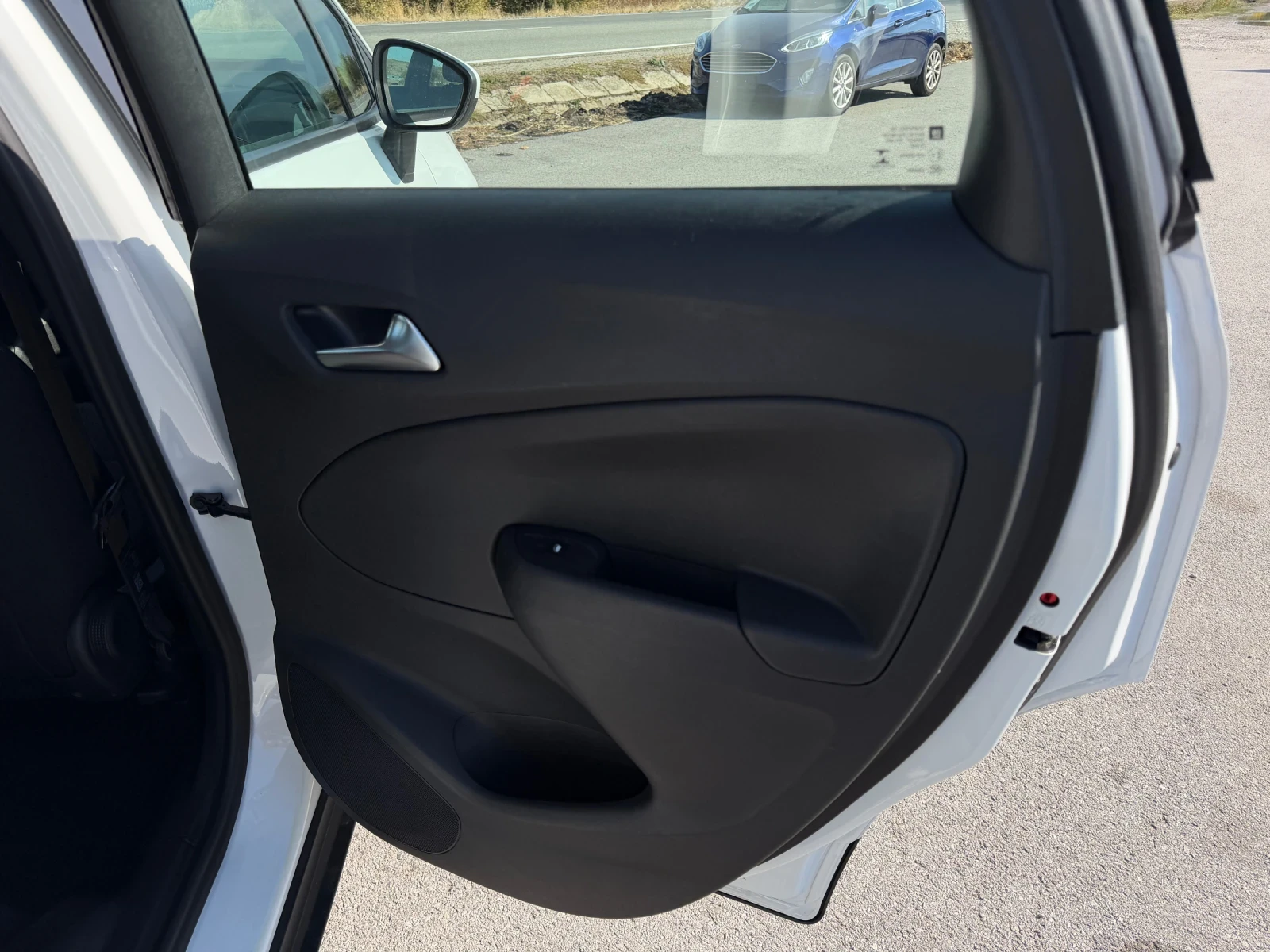 Opel Crossland X 1.2i, снимка 8 - Автомобили и джипове - 56461710