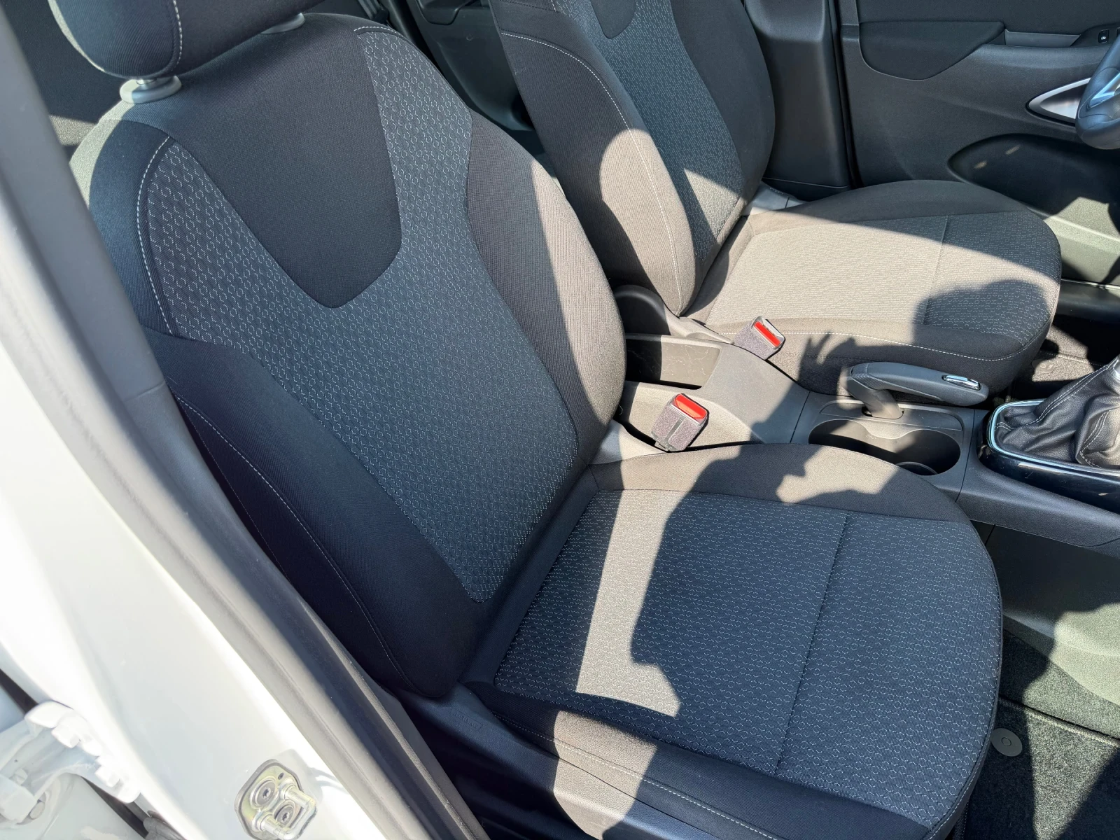Opel Crossland X 1.2i, снимка 10 - Автомобили и джипове - 56461710