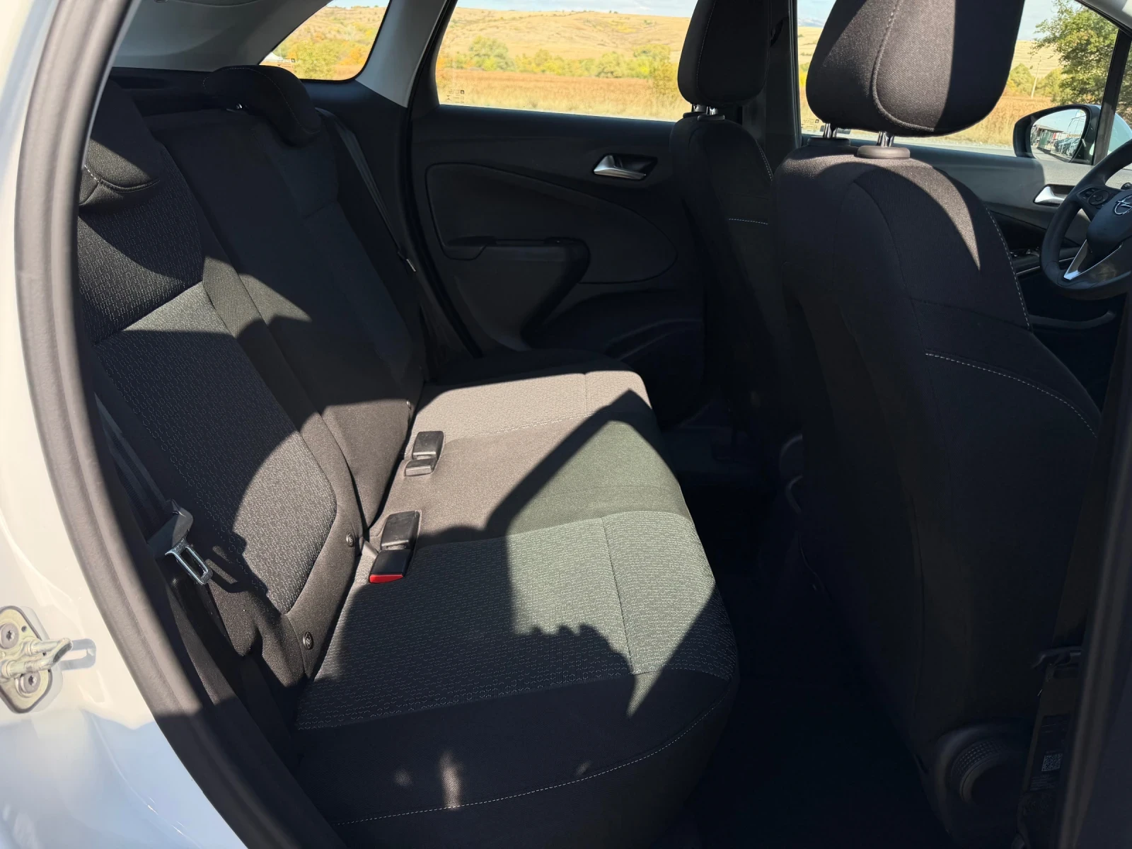 Opel Crossland X 1.2i, снимка 9 - Автомобили и джипове - 56461710