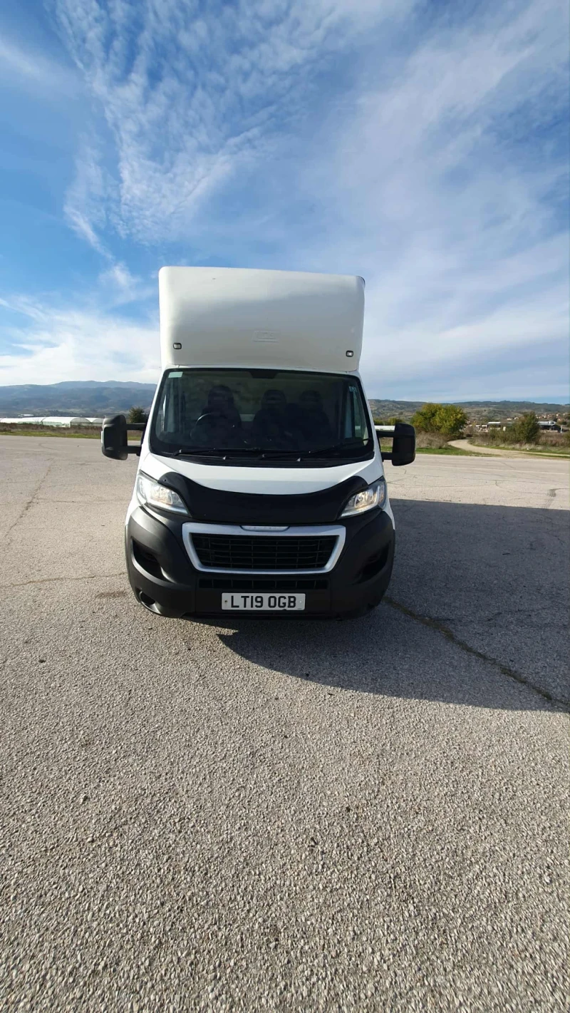 Peugeot Boxer Luton van