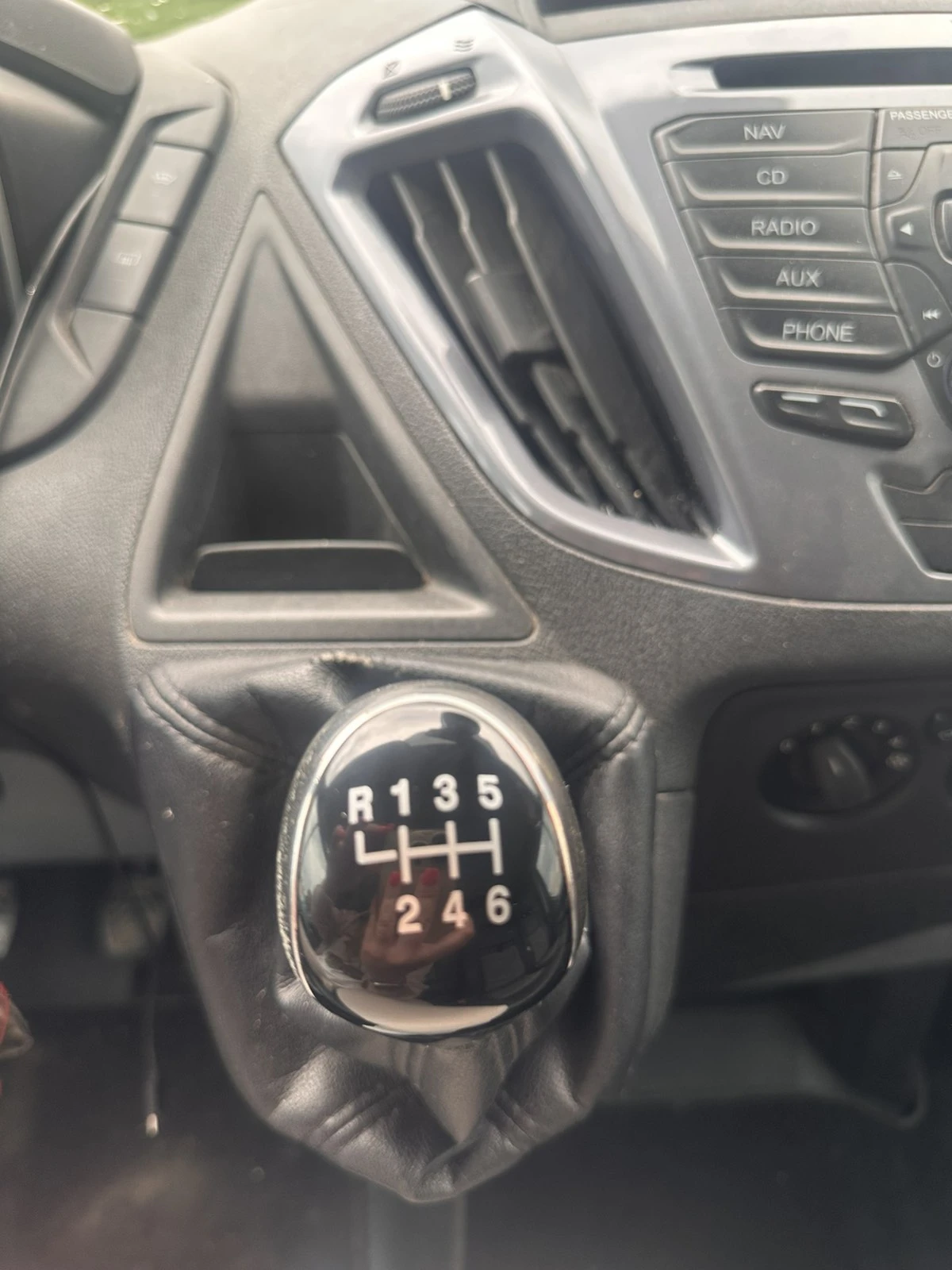 Ford Transit Custom Special Edition 2.2 TDCI , снимка 11 - Бусове и автобуси - 54360101