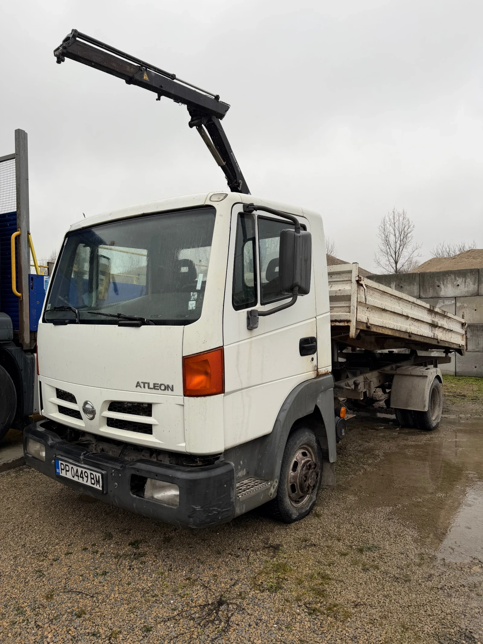 Nissan Atleon Самосвал - изображение 2