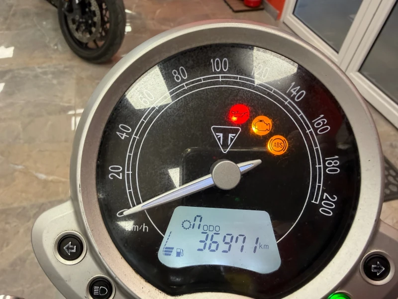 Triumph Street Twin 900ABS, снимка 15 - Мотоциклети и мототехника - 52849028