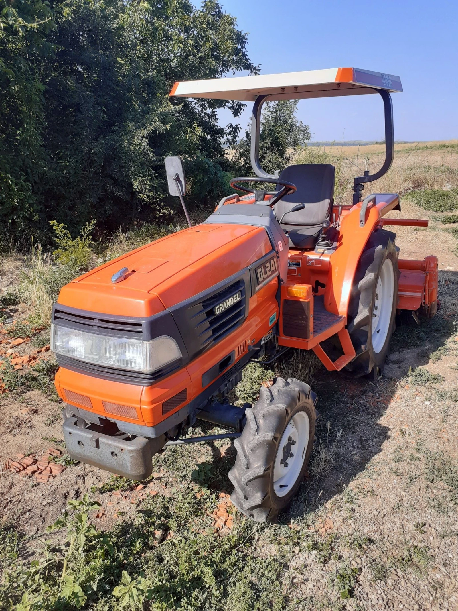 Трактор Kubota GL241 с фреза и плуг  - изображение 4