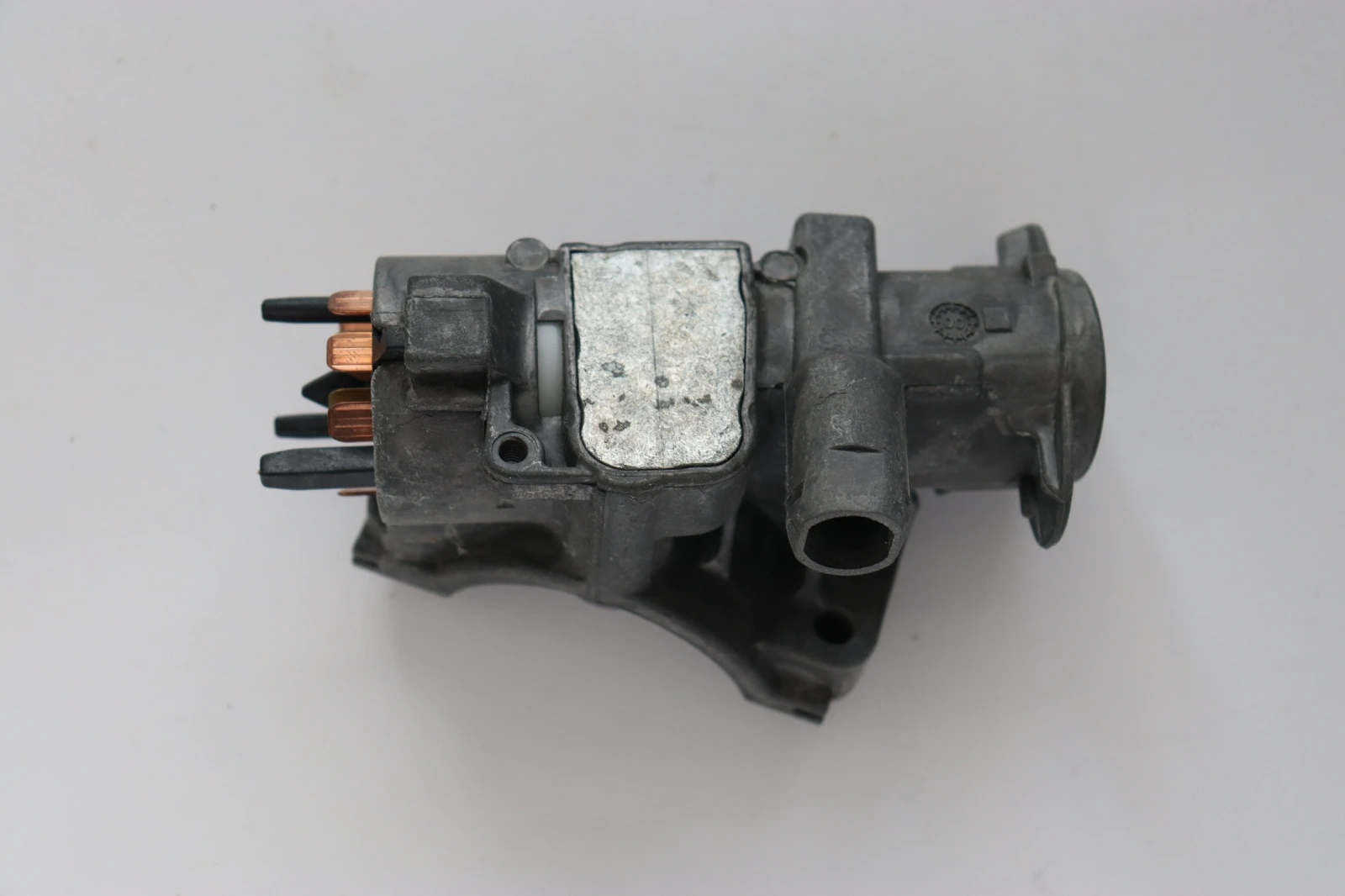     4B0905851 B  | Mobile.bg   1