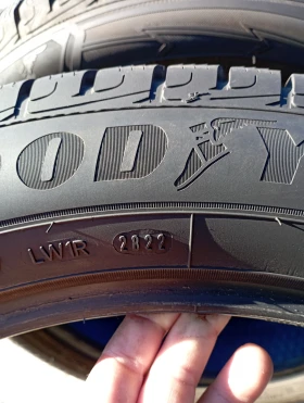 Гуми Зимни 235/55R19, снимка 6