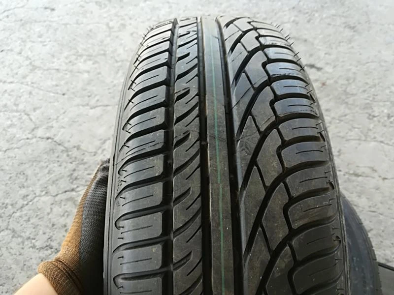 Гуми Летни 195/65R15, снимка 1 - Гуми и джанти - 21882508