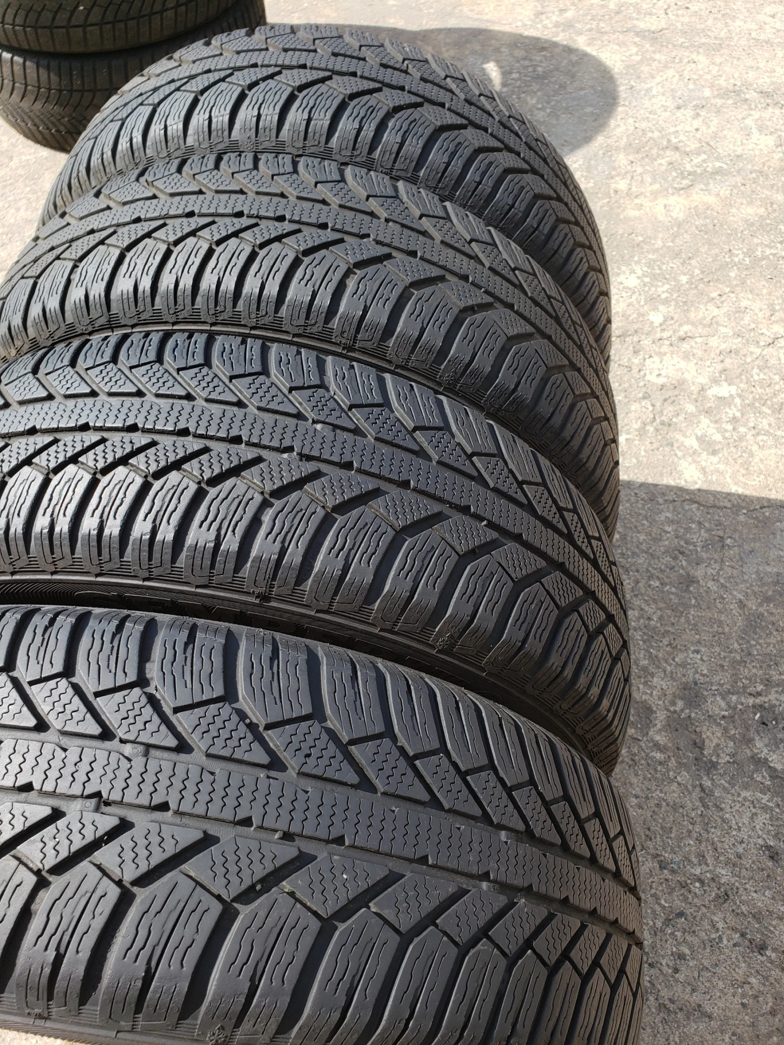 Гуми Зимни 185/65R15, снимка 4 - Гуми и джанти - 56198126
