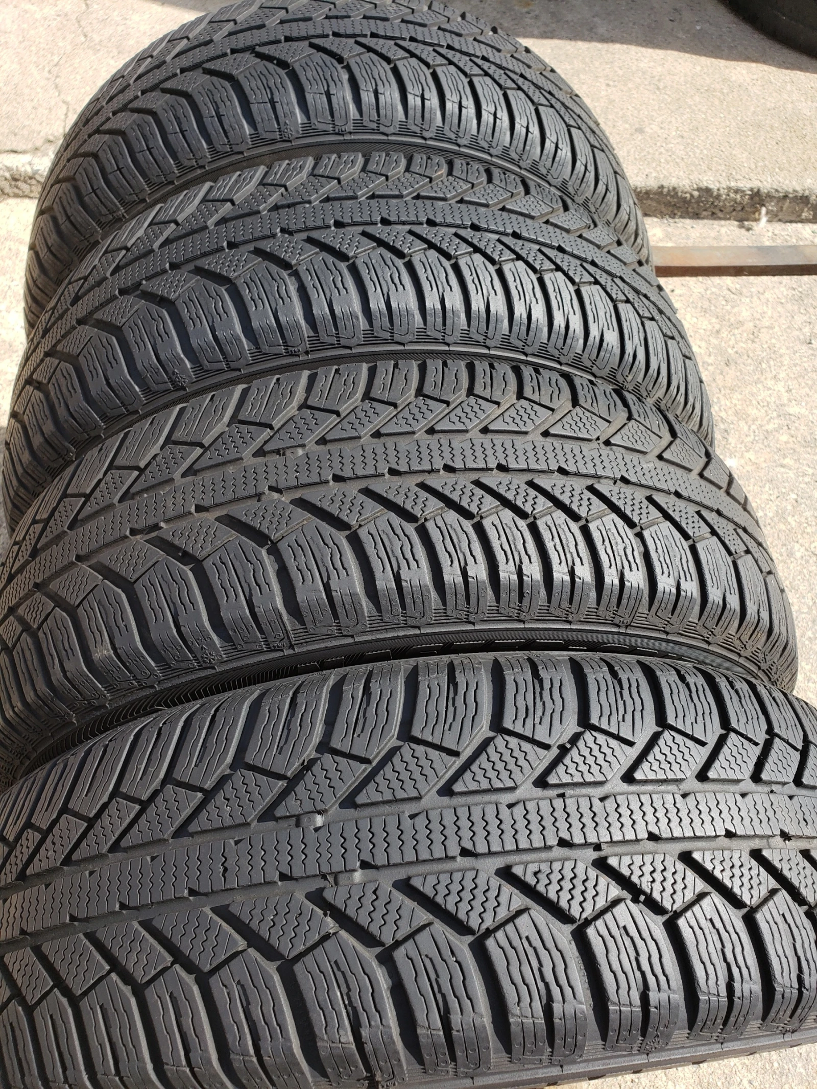 Гуми Зимни 185/65R15, снимка 3 - Гуми и джанти - 56198126