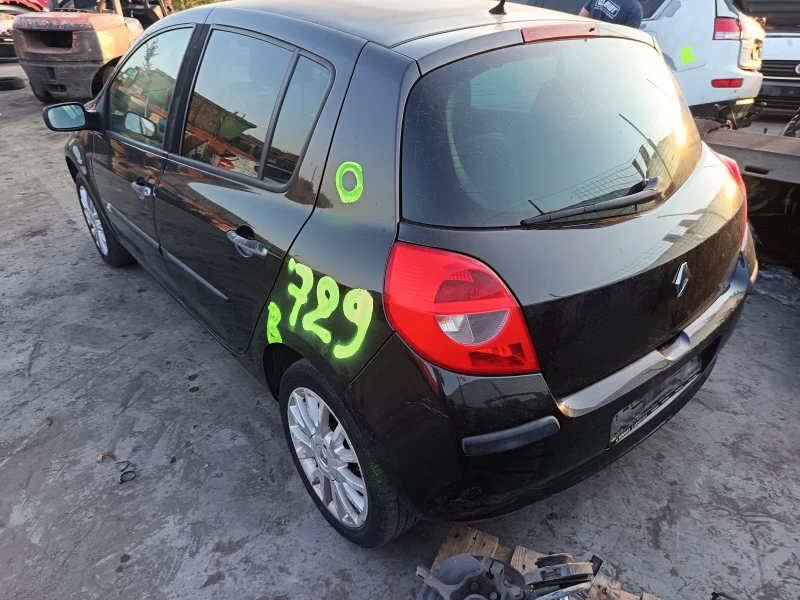 Renault Clio 1.5 dci, снимка 5 - Автомобили и джипове - 45613911