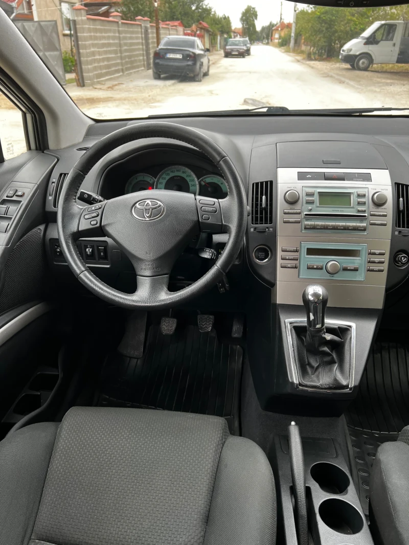 Toyota Corolla verso 2.2 D4D 136hp, снимка 8 - Автомобили и джипове - 47539114