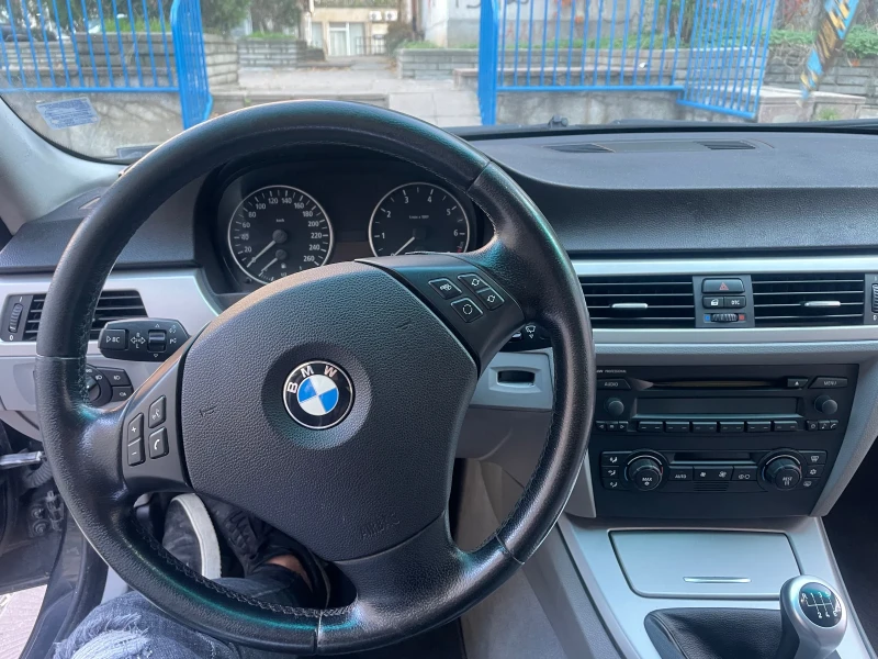 BMW 318, снимка 7 - Автомобили и джипове - 47656337