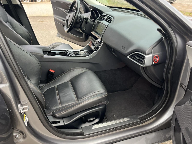Jaguar XE 2.0TDI 180кс EURO 6B ПЕРФЕКТЕН ВНОС ИТАЛИЯ, снимка 11 - Автомобили и джипове - 47896168