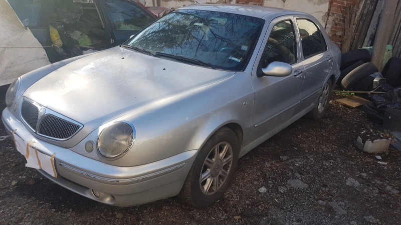 Lancia Lybra 1.8i, снимка 2 - Автомобили и джипове - 48391757