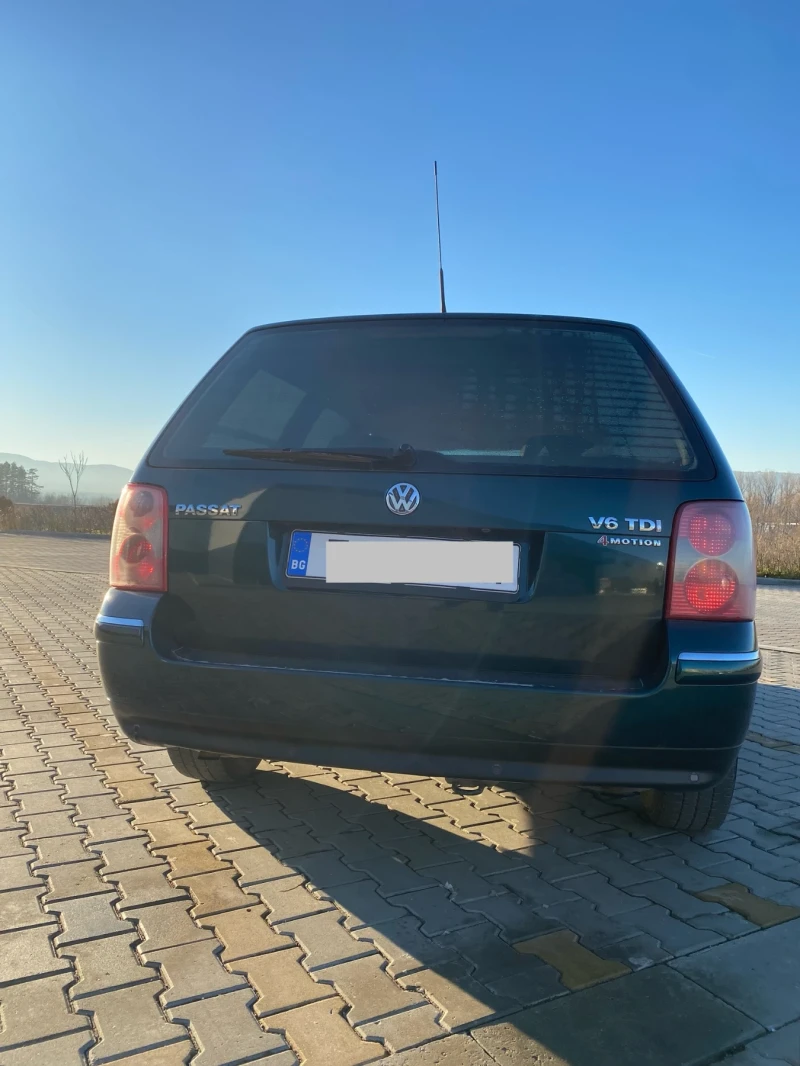 VW Passat 2.5 TDI V6 4Motion, снимка 4 - Автомобили и джипове - 48511344