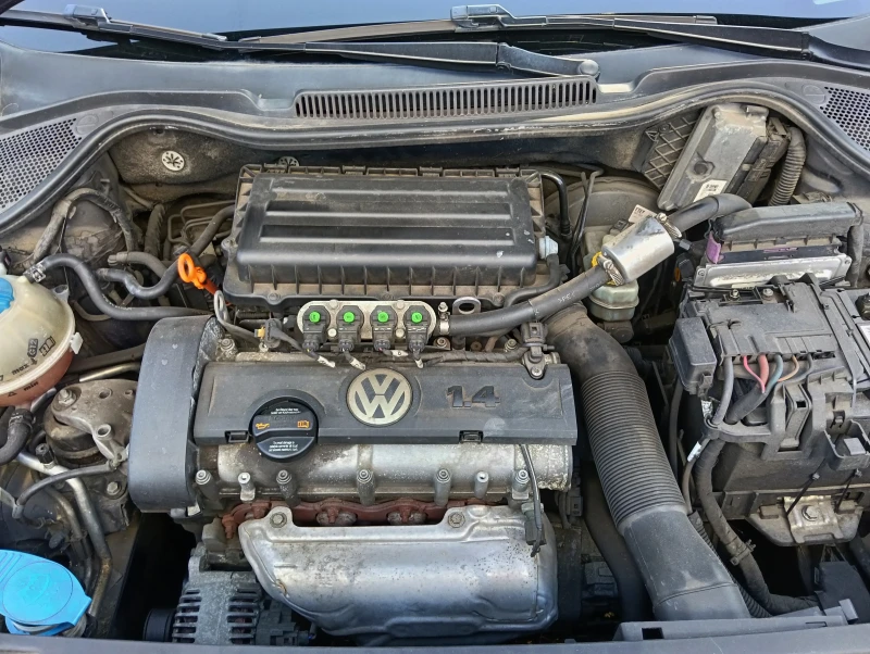 VW Polo 1.4i Газова уредба, снимка 12 - Автомобили и джипове - 51535933
