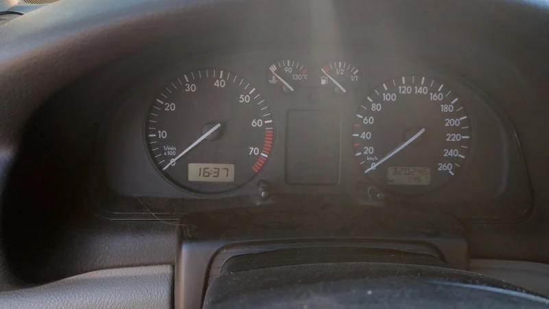 VW Passat, снимка 8 - Автомобили и джипове - 52314239