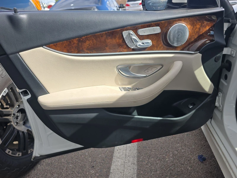 Mercedes-Benz E 300 AMG* PACK* BURMESTER* МЪРТВА* ТОЧКА* 360КАМЕРА* , снимка 7 - Автомобили и джипове - 52738203