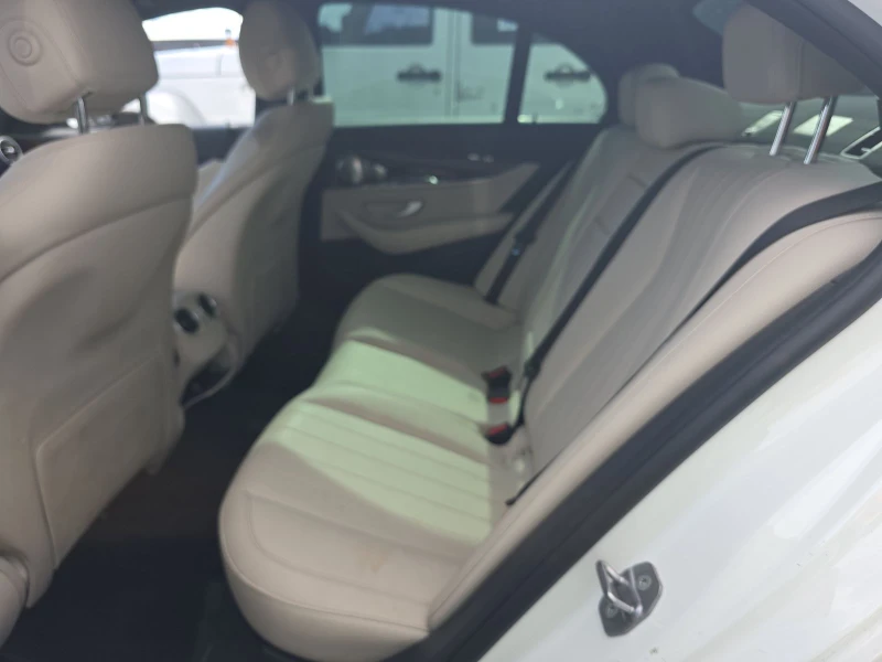 Mercedes-Benz E 300 AMG* PACK* BURMESTER* МЪРТВА* ТОЧКА* 360КАМЕРА* , снимка 12 - Автомобили и джипове - 52738203