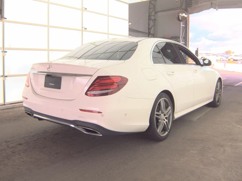 Mercedes-Benz E 300 AMG* PACK* BURMESTER* МЪРТВА* ТОЧКА* 360КАМЕРА* , снимка 2 - Автомобили и джипове - 52738203