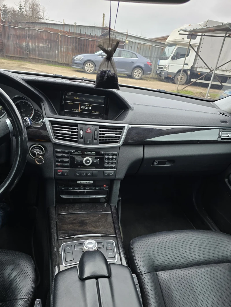 Mercedes-Benz E 350 CGI, снимка 11 - Автомобили и джипове - 53542737