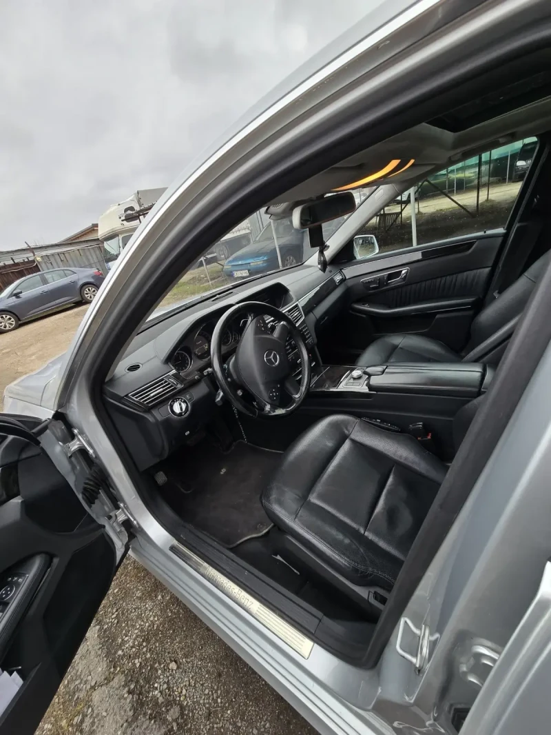 Mercedes-Benz E 350 CGI, снимка 9 - Автомобили и джипове - 53542737