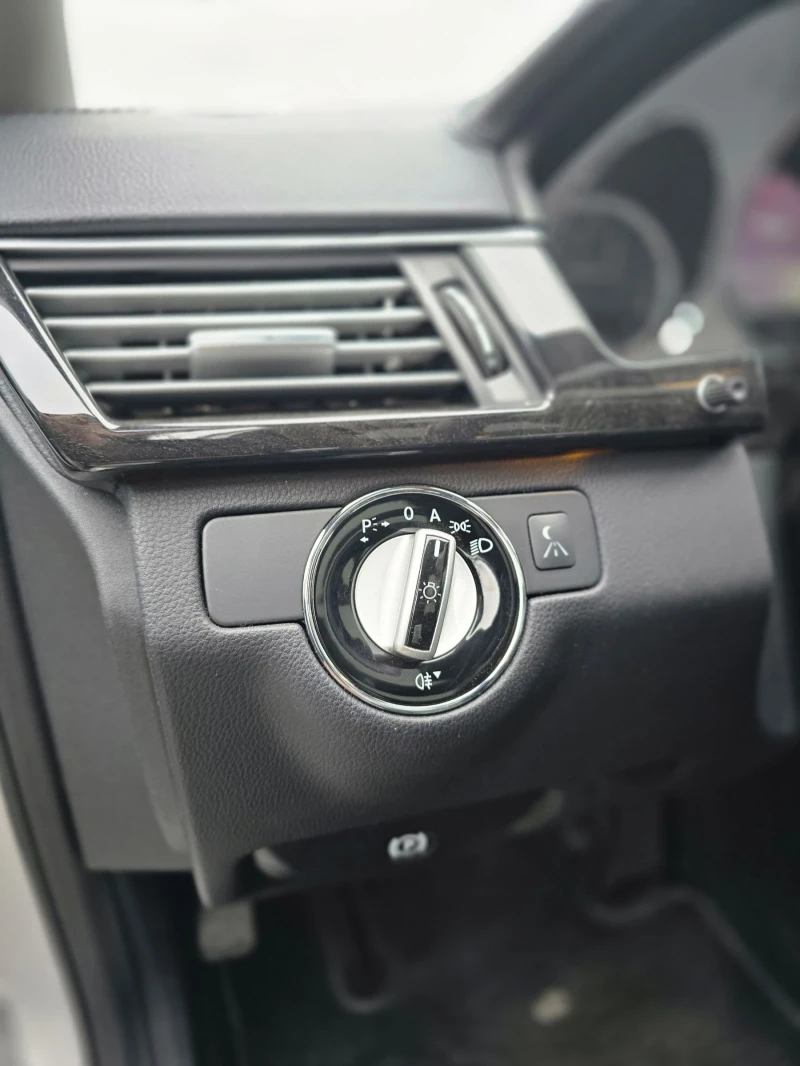 Mercedes-Benz E 350 CGI, снимка 10 - Автомобили и джипове - 53542737