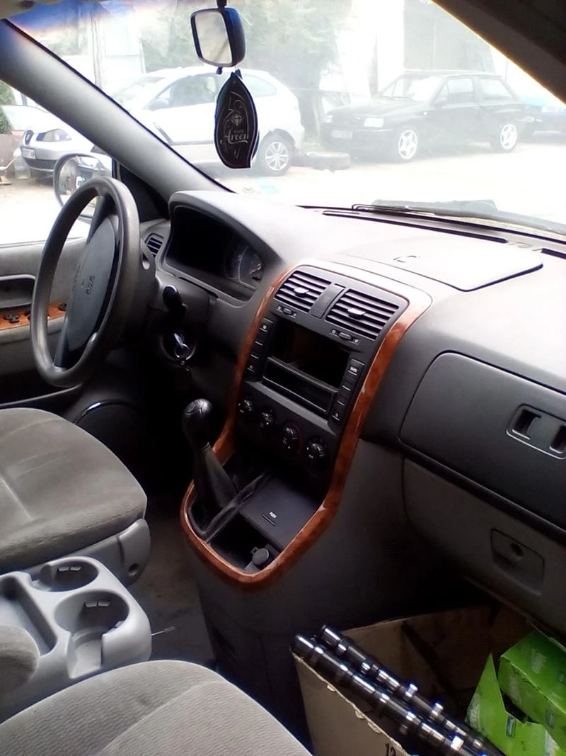 Kia Carnival 2.9CRDI, снимка 4 - Автомобили и джипове - 24302805