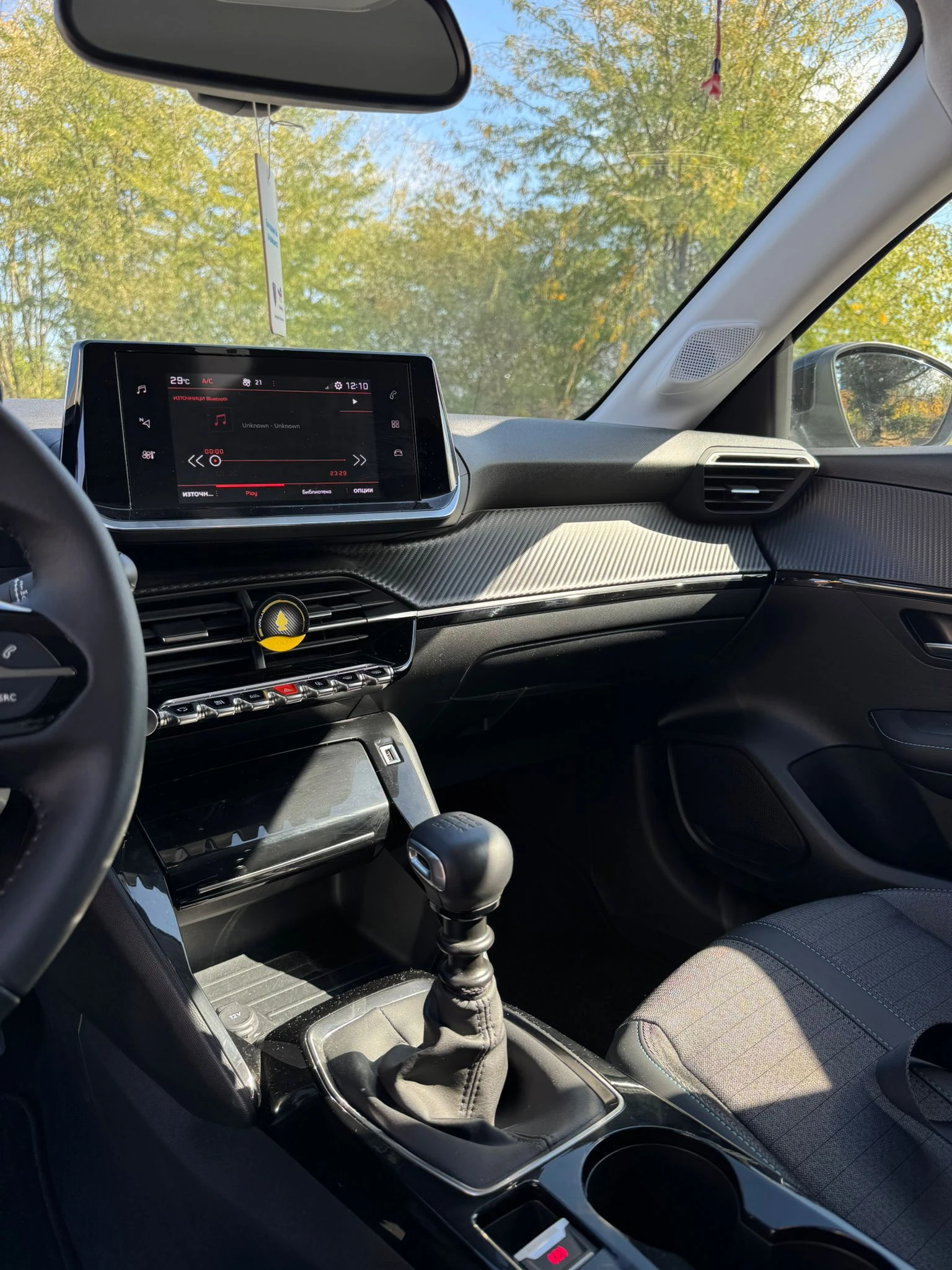 Peugeot 208  - изображение 6