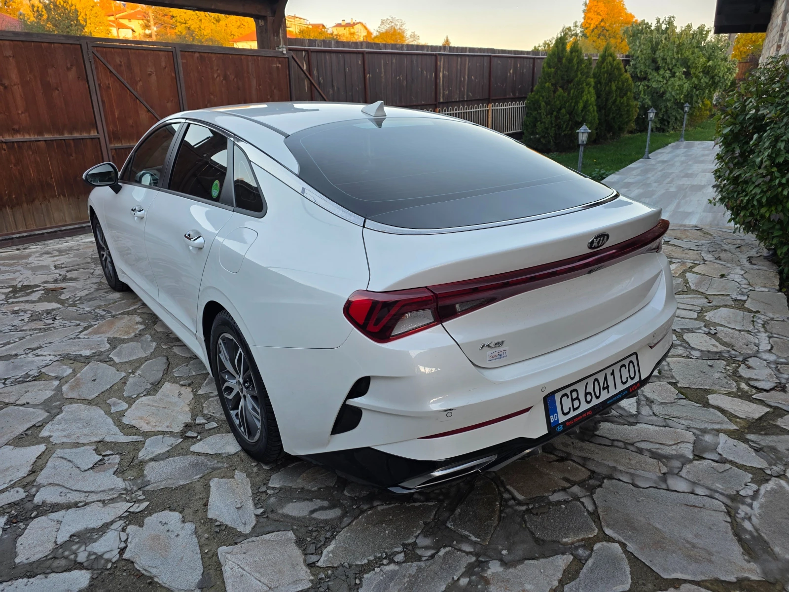 Kia K5 100%реални километри, Гаранция, Лизинг, Сервиз - изображение 2
