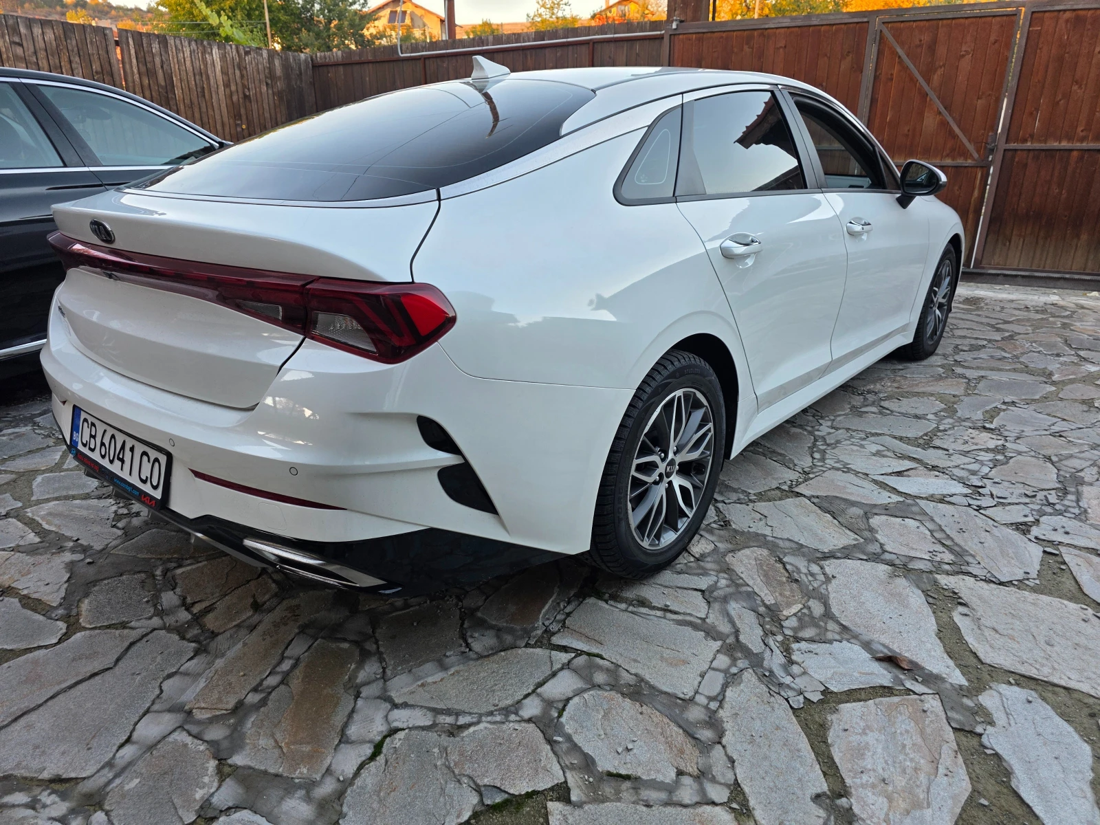 Kia K5 100%реални километри, Гаранция, Лизинг, Сервиз - изображение 3