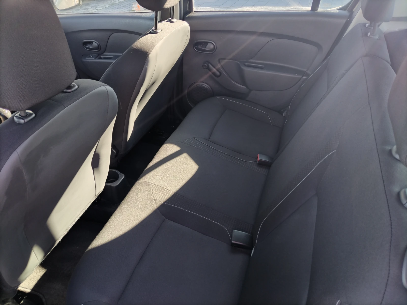 Dacia Sandero 1.0 SCe 73 .. /Ambiance | Mobile.bg   13