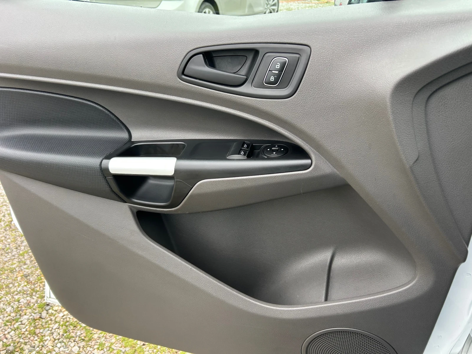 Ford Connect 1.5d 120kc 3-persons | Mobile.bg � ����������� 14