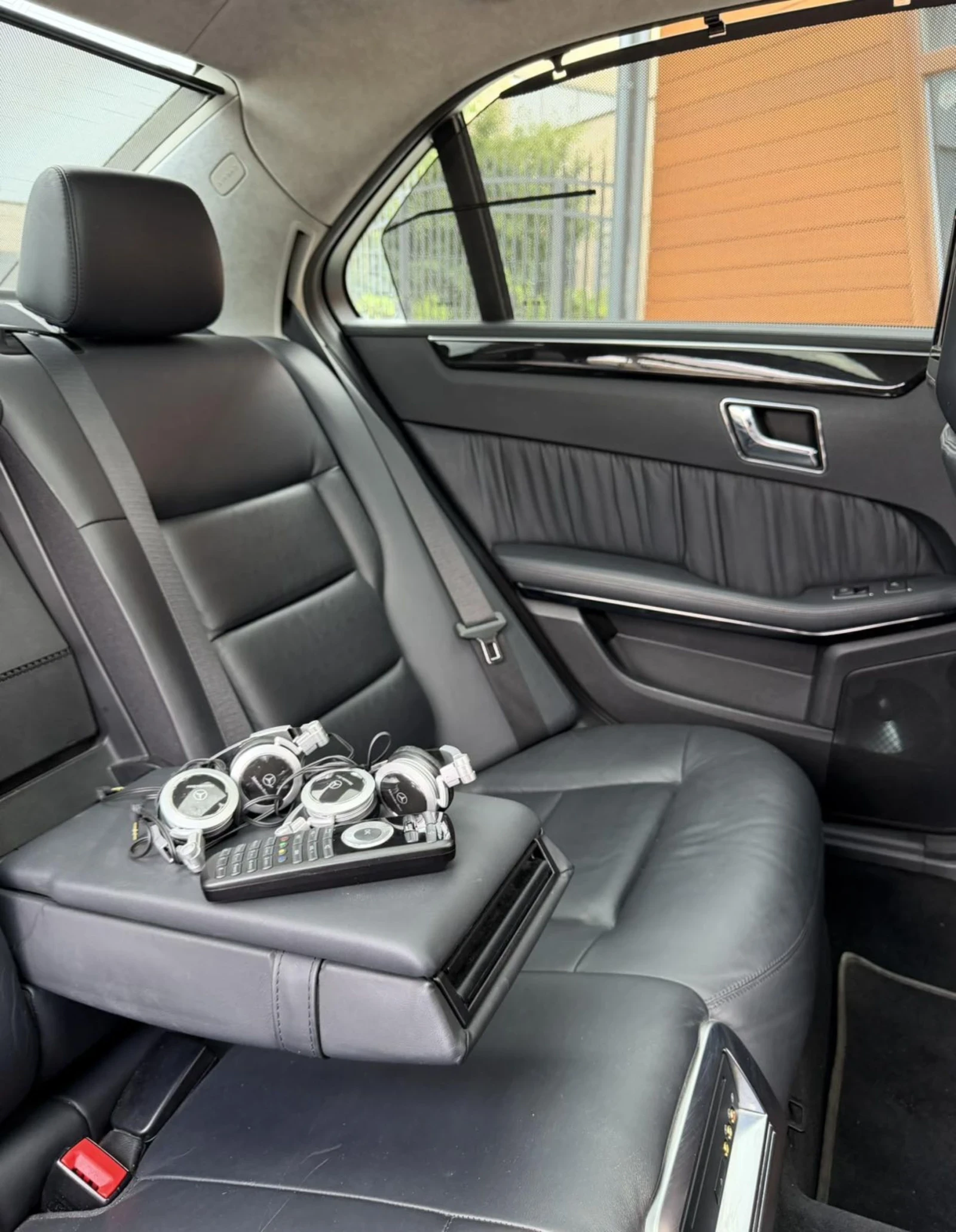 Mercedes-Benz E 350 CGI, снимка 7 - Автомобили и джипове - 54417869