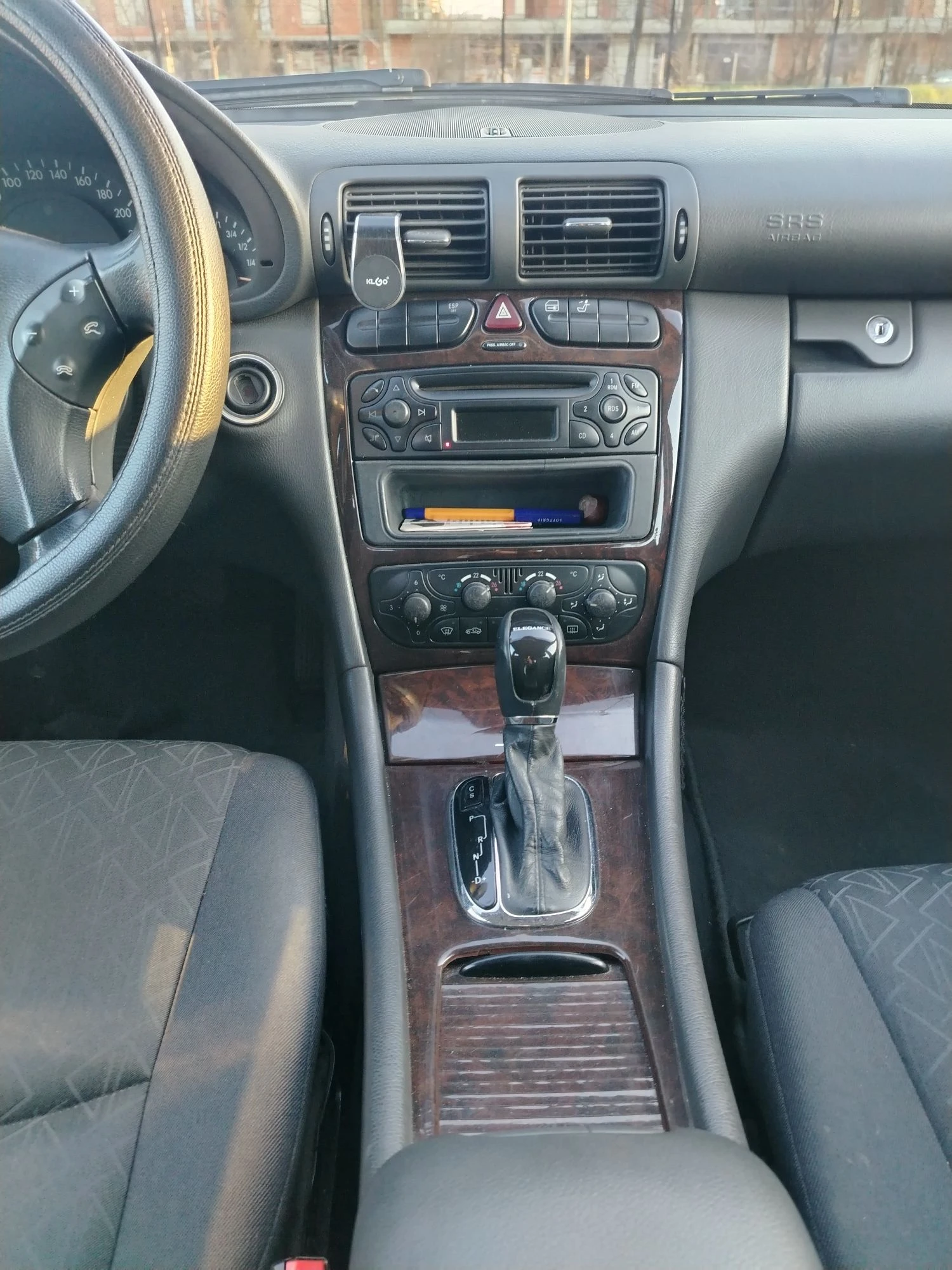 Mercedes-Benz C 200 Elegance, снимка 7 - Автомобили и джипове - 53802450