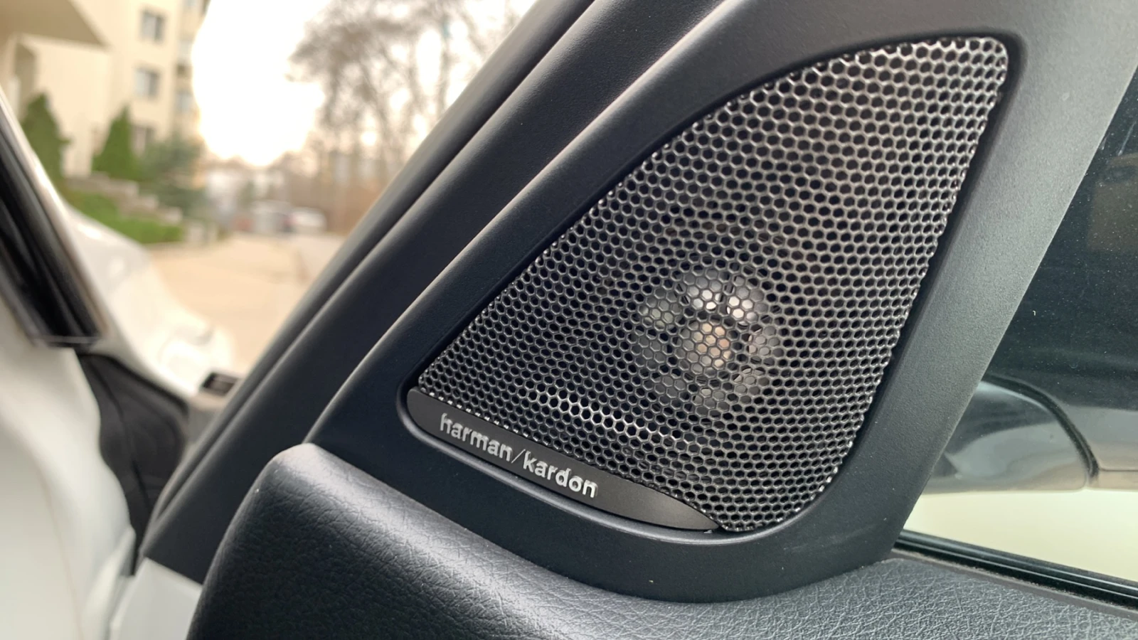 BMW 330 e iPerformance M, снимка 8 - Автомобили и джипове - 53930593