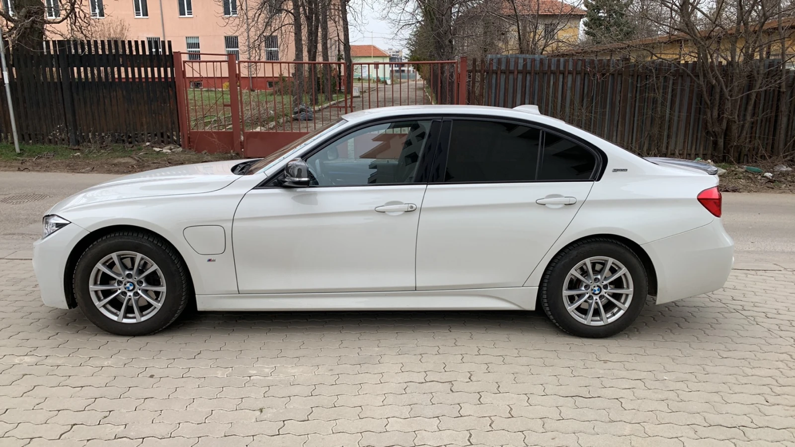 BMW 330 e iPerformance M, снимка 10 - Автомобили и джипове - 53930593