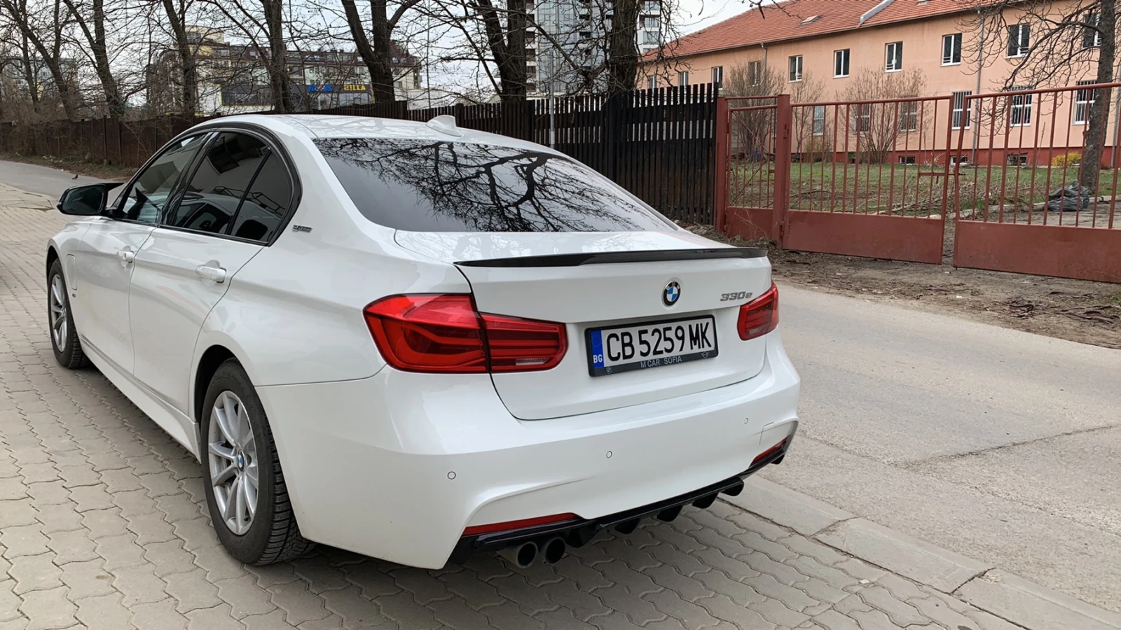 BMW 330 e iPerformance M, снимка 4 - Автомобили и джипове - 53930593