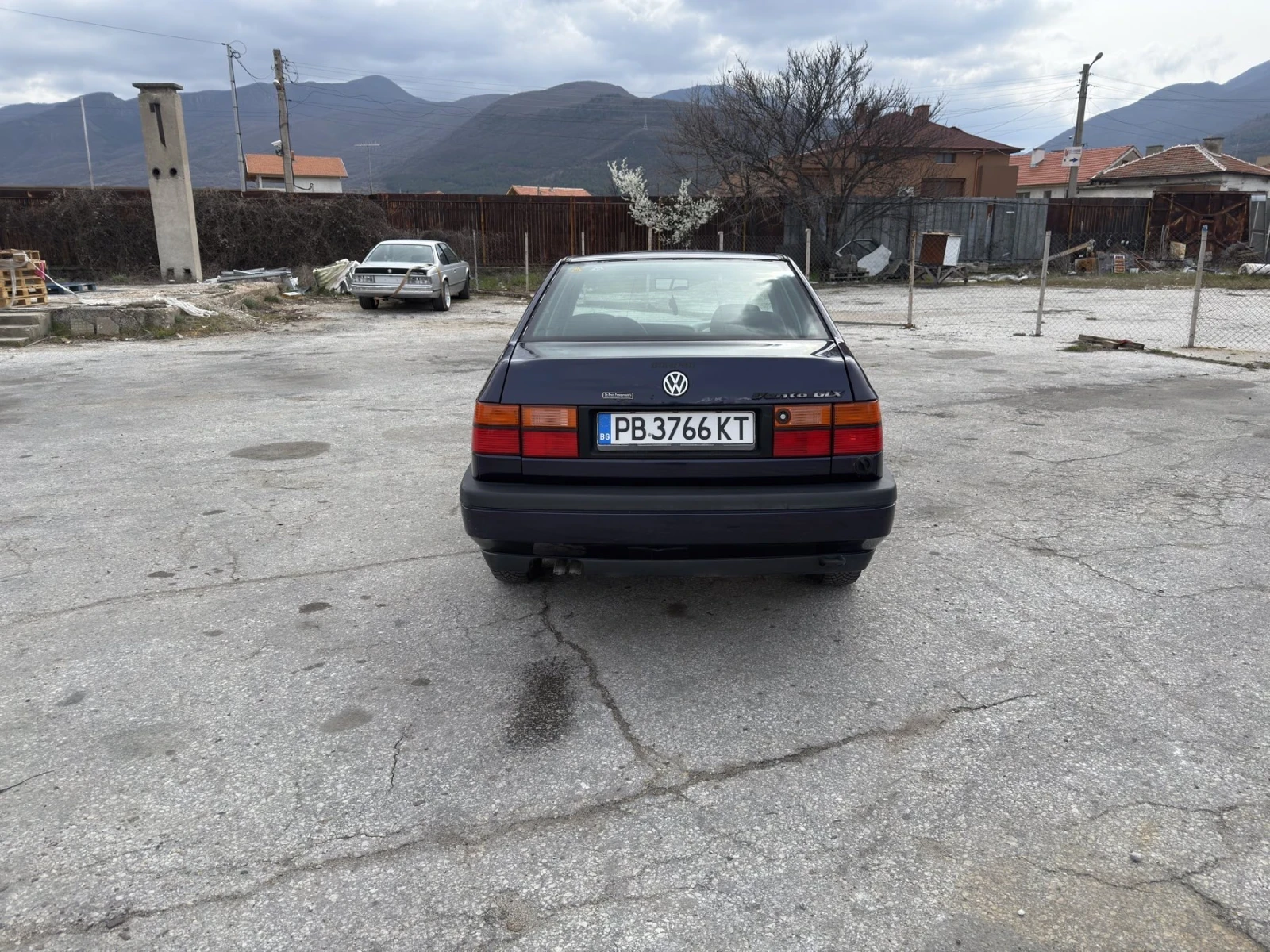 VW Vento 1.8 90кс. , снимка 5 - Автомобили и джипове - 53953039