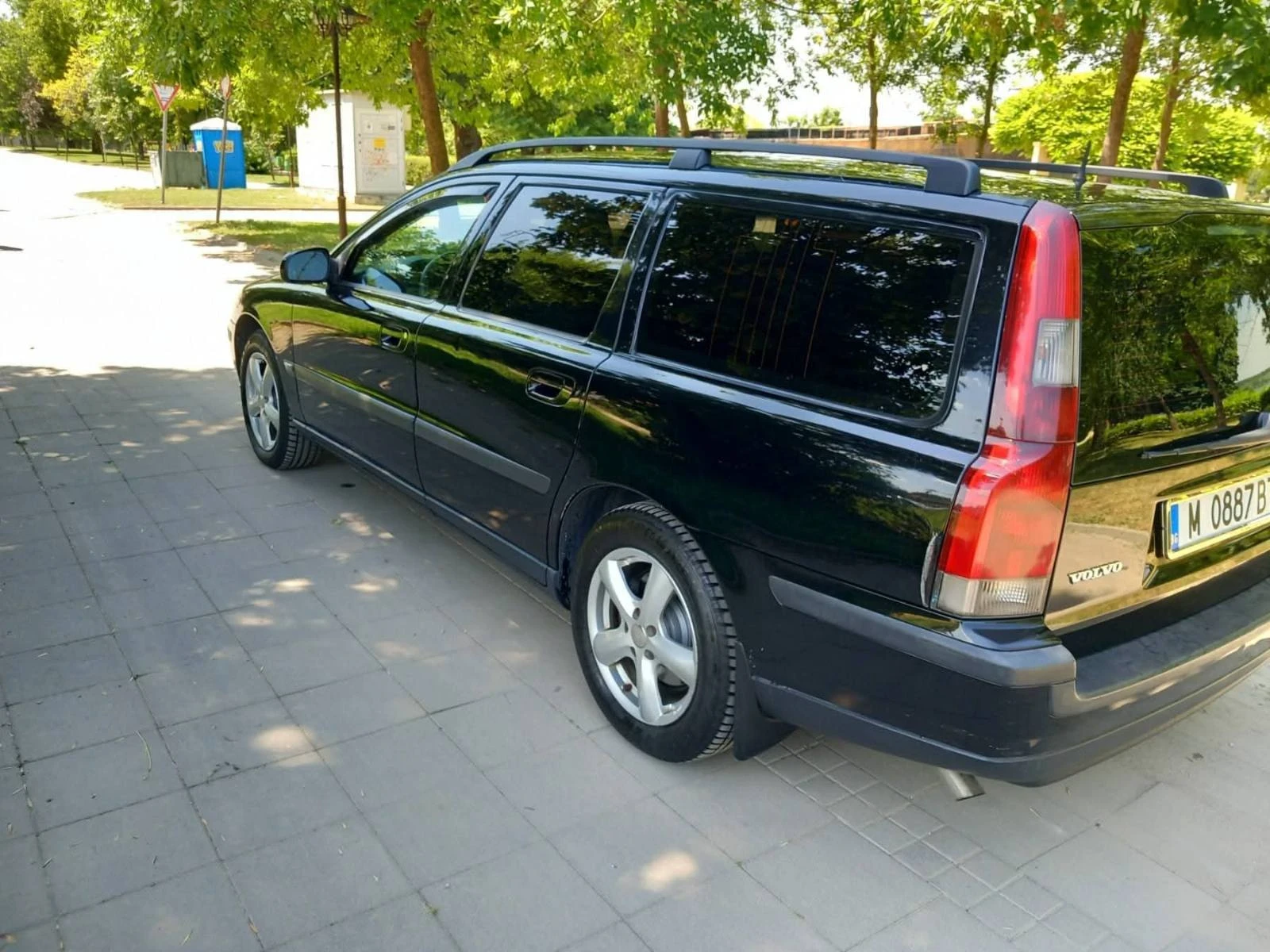 Volvo V70, снимка 2 - Автомобили и джипове - 54033819