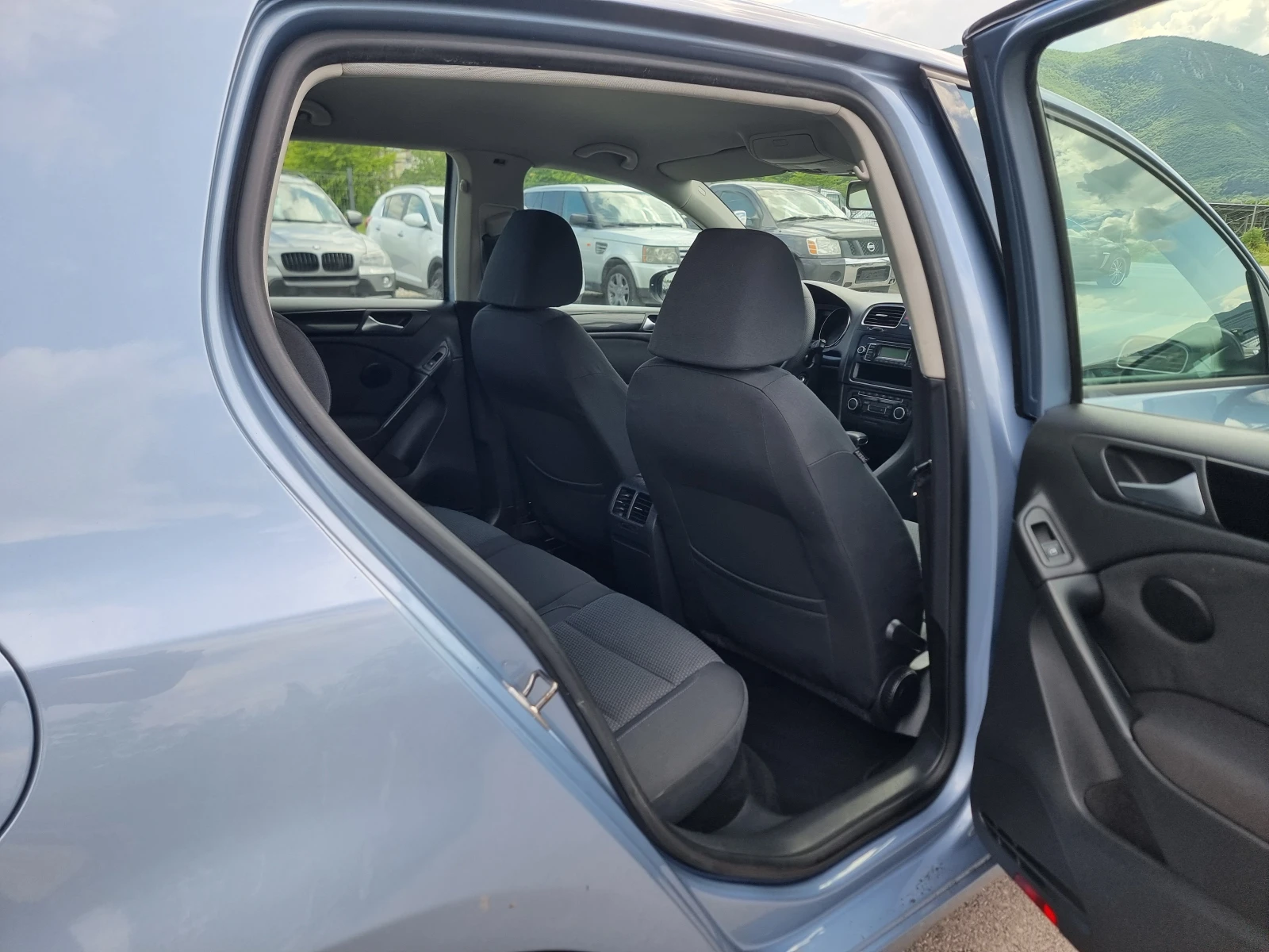 VW Golf 2.0TDI, снимка 14 - Автомобили и джипове - 54638554