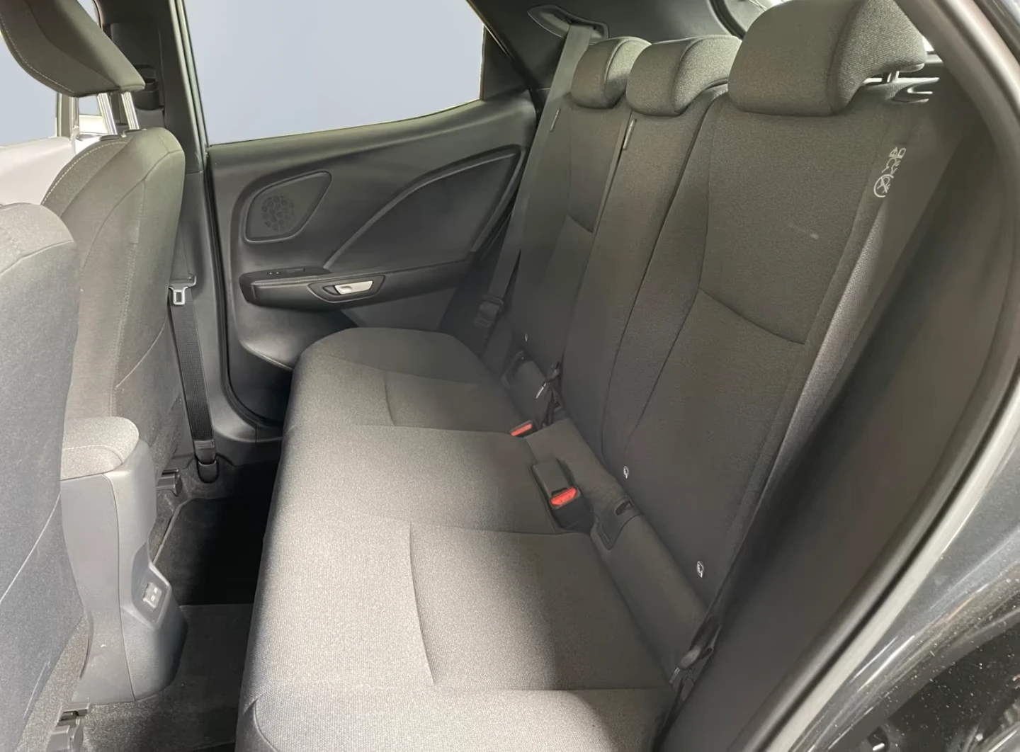 Lexus LBX CAMERA* DISTR* KEYLESS* , снимка 11 - Автомобили и джипове - 54739779