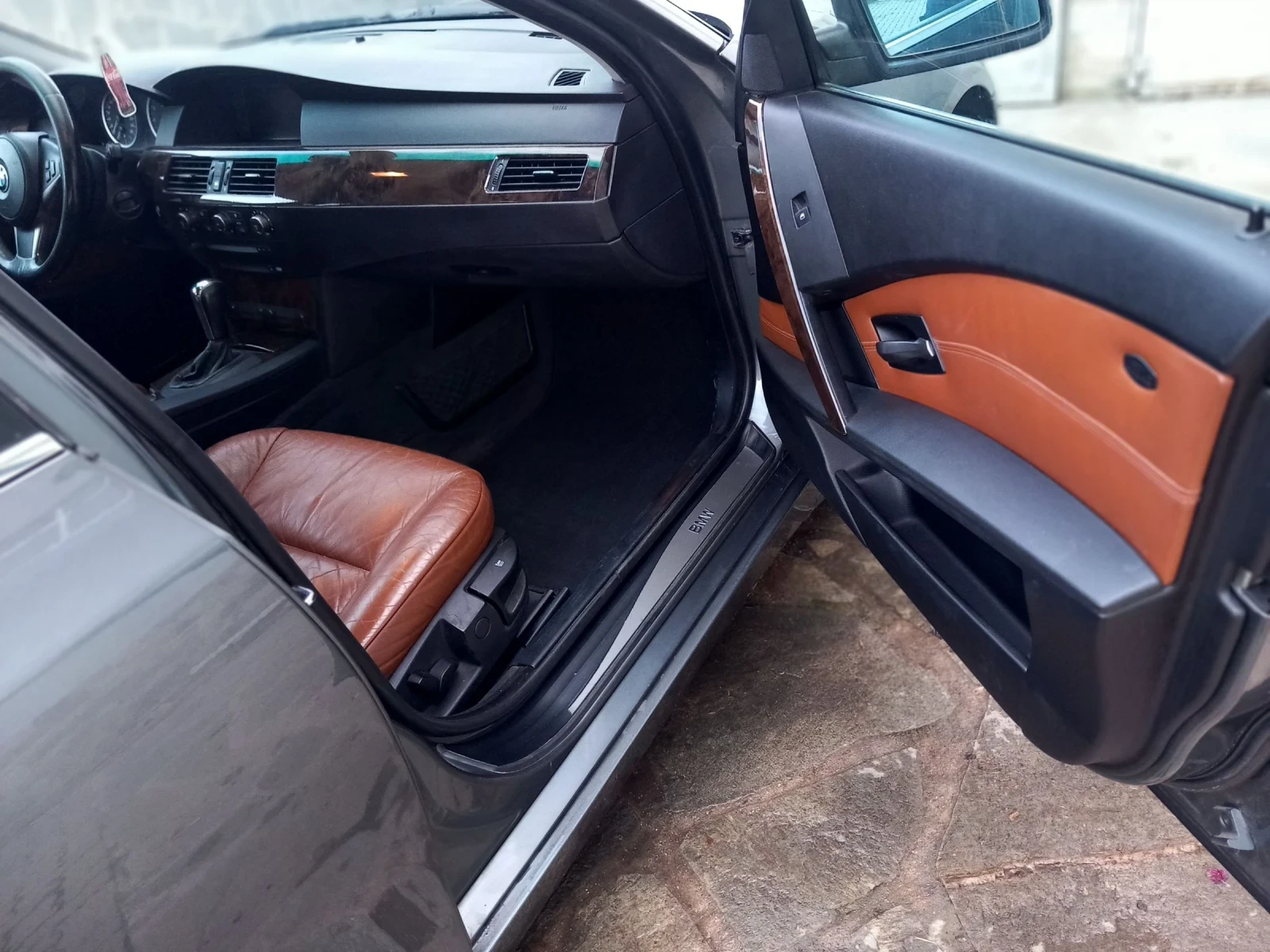BMW 530 3.0 Xi, снимка 8 - Автомобили и джипове - 55258115
