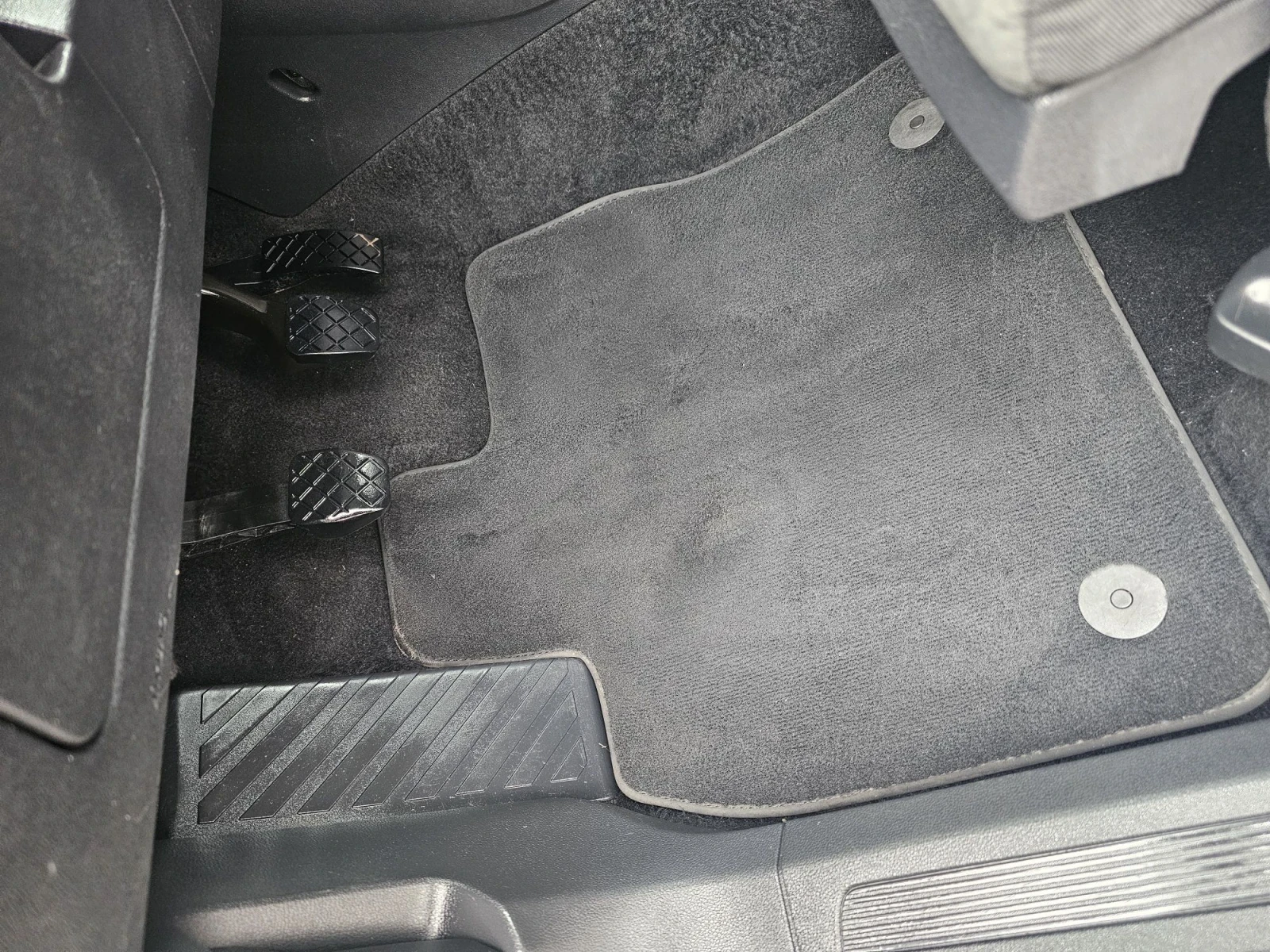 VW Touran 2.0TDI 150K.C. | Mobile.bg � ����������� 13