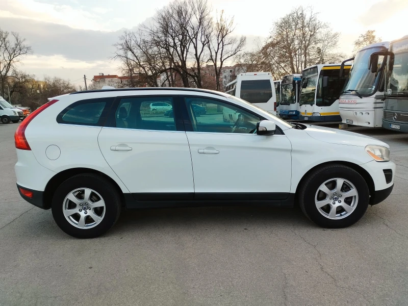 Volvo XC60 2.0D 163 К.С D3, снимка 7 - Автомобили и джипове - 48289363