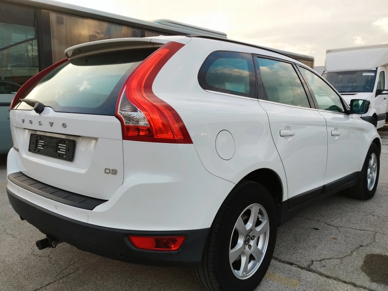 Volvo XC60 2.0D 163 К.С D3, снимка 4 - Автомобили и джипове - 48289363