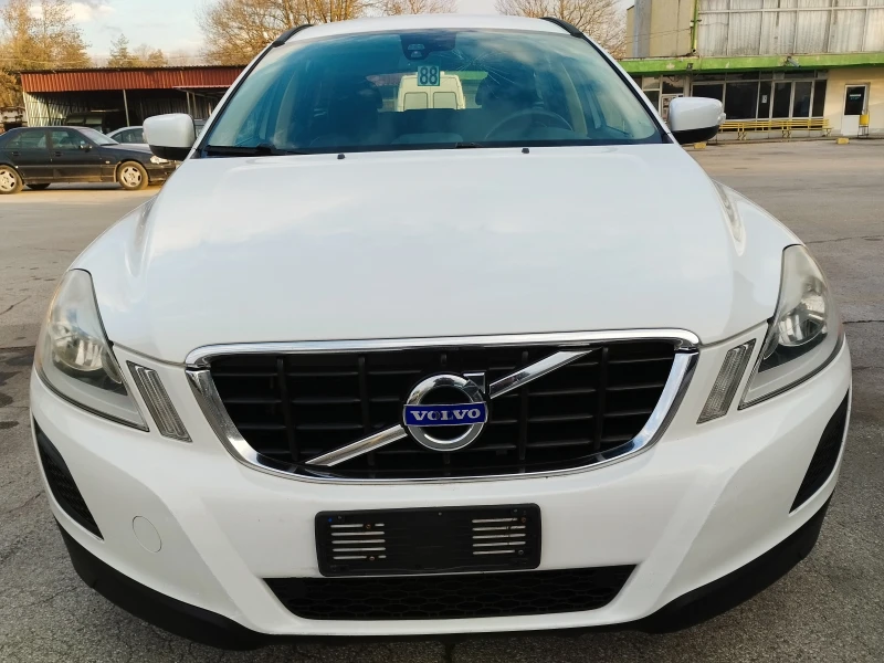 Volvo XC60 2.0D 163 К.С D3, снимка 1 - Автомобили и джипове - 48289363